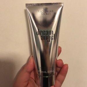 Victoria’s Secret Lotion, ‘20 Holiday Collection!